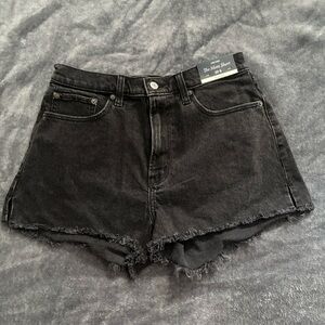 NWT Abercrombie & Fitch: Women’s Black The Mom Short, High Rise Denim Short